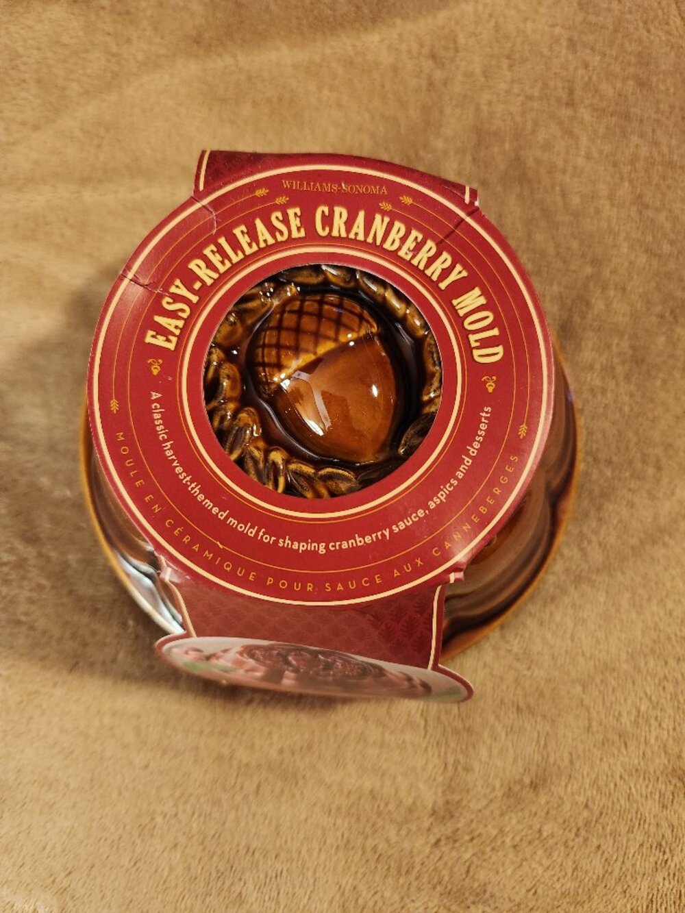 Williams Sonoma vintage cranberry mold NWT
